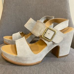 KORK - EASE  gray suede sandals like new